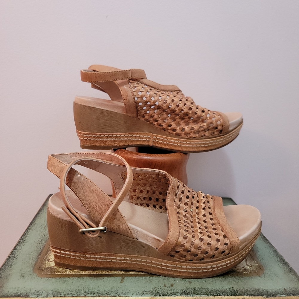 Antelope  Woven Tan Leather Wedge Sandals Size 7 - Picture 2 of 8